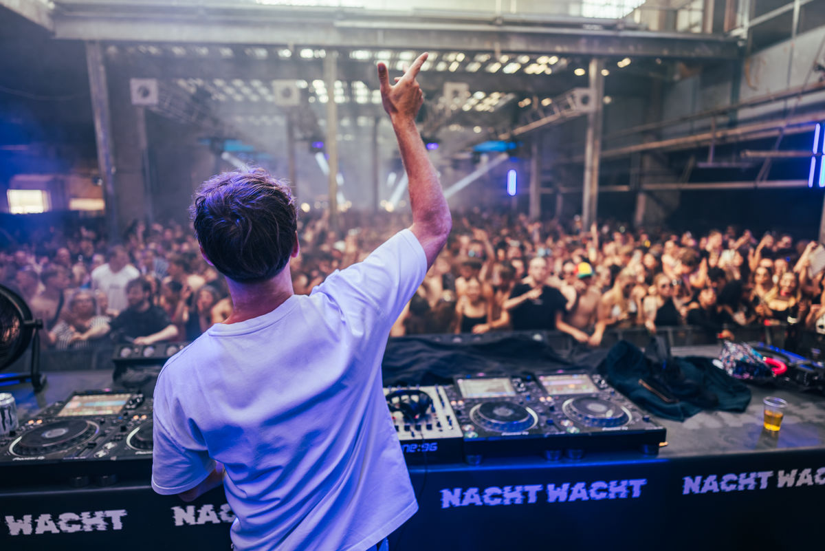 Loading... just a sec